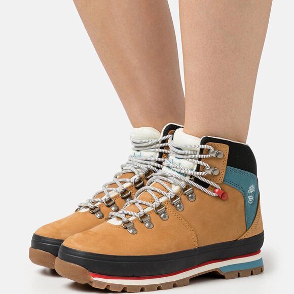 NEW TIMBERLAND Suede Euro Hiker Lace Up Boots Wheat for women 864mn